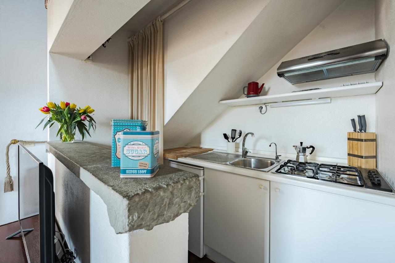 Via Lamberti, 3 - Florence Charming Apartments - Charming And Historic 5Th-Floor Attic Apartment With Elevator In A Building At The Heart Of Vibrant Florence, Just A 2-Minute Walk From All Attractions Exterior foto